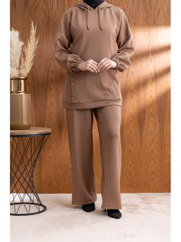 LETAFET DÜĞME ŞERİT DETAYLI KAPÜŞONLU PANTOLONLU TAKIM - AÇIK KAHVE