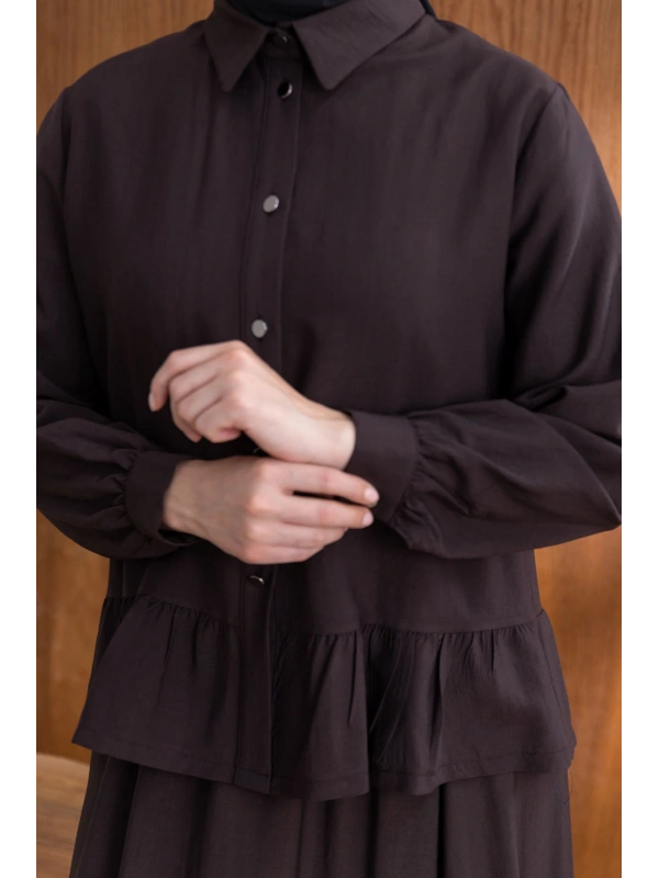 FIRFIR DETAYLI GÖMLEK YAKA ETEKLİ TAKIM - KAHVE