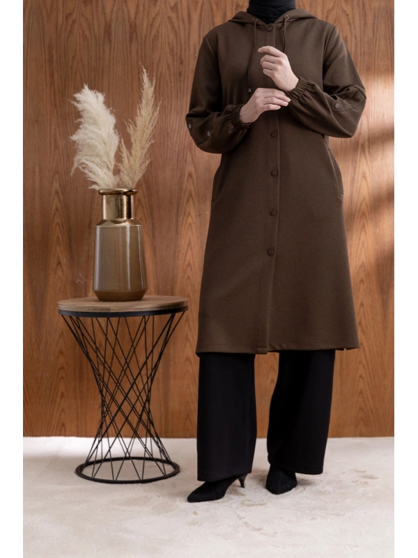 ÖNÜ ÇITÇITLI KAPÜŞONLU GİYÇIK - KAHVE