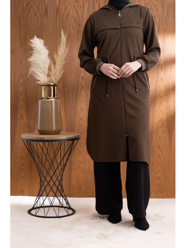 KAPÜŞONLU RİBANA VE ALLER DETAYLI GİYÇIK - KAHVE