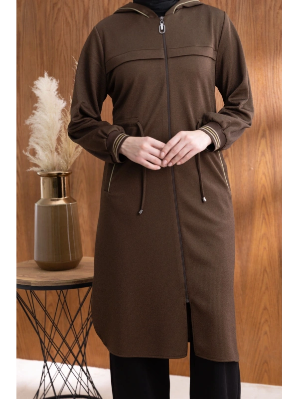 KAPÜŞONLU RİBANA VE ALLER DETAYLI GİYÇIK - KAHVE