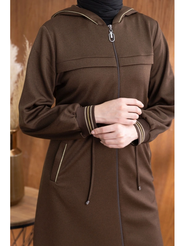 KAPÜŞONLU RİBANA VE ALLER DETAYLI GİYÇIK - KAHVE