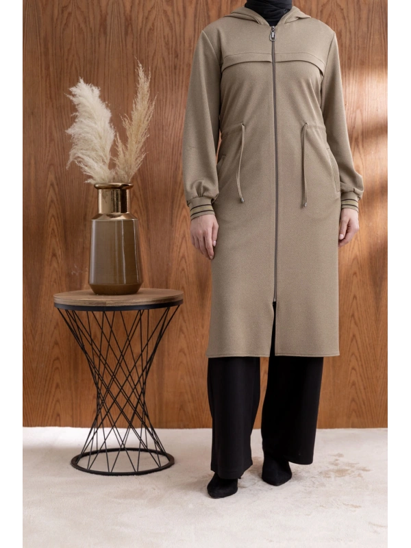 KAPÜŞONLU RİBANA VE ALLER DETAYLI GİYÇIK - VİZON