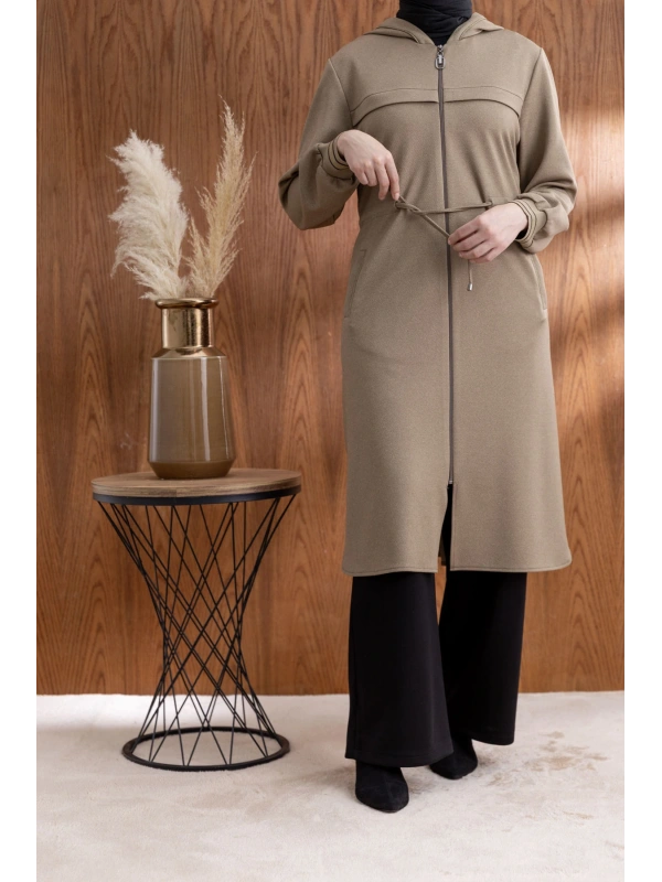 KAPÜŞONLU RİBANA VE ALLER DETAYLI GİYÇIK - VİZON