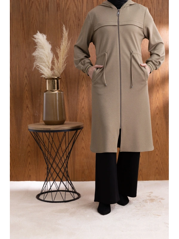 KAPÜŞONLU RİBANA VE ALLER DETAYLI GİYÇIK - VİZON