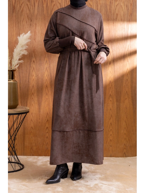 KOLLARI VE YAKASI RİBANALI ELBİSE - KAHVE