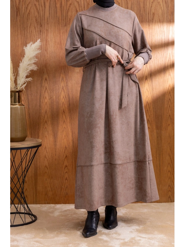 KOLLARI VE YAKASI RİBANALI ELBİSE - VİZON