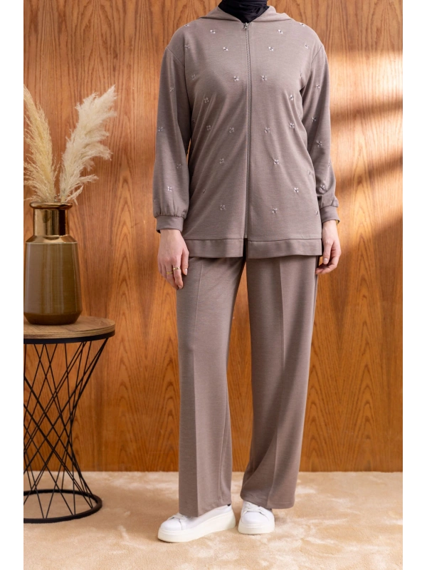 NAKIŞ VE İNCİ DETAYLI PANTOLONLU TAKIM - VİZON