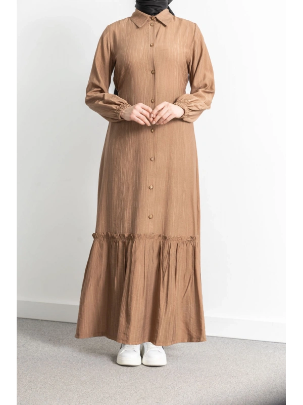 LETAFET ÖNÜ DÜĞMELİ BÜZGÜLÜ ELBİSE - KAHVE