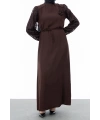 GARNİ KUMAŞLI BROŞLU ELBİSE - KAHVE