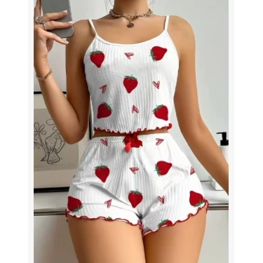 Kadın Ekru Pamuklu Çilek Desenli Şortlu Pijama Takımı