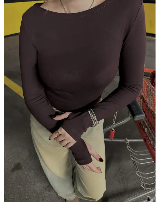 Kahve Kayık Yaka Parmak Geçmeli Bluz