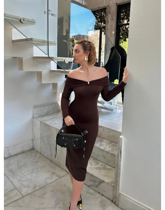 Kahve Tokalı Madonna Elbise