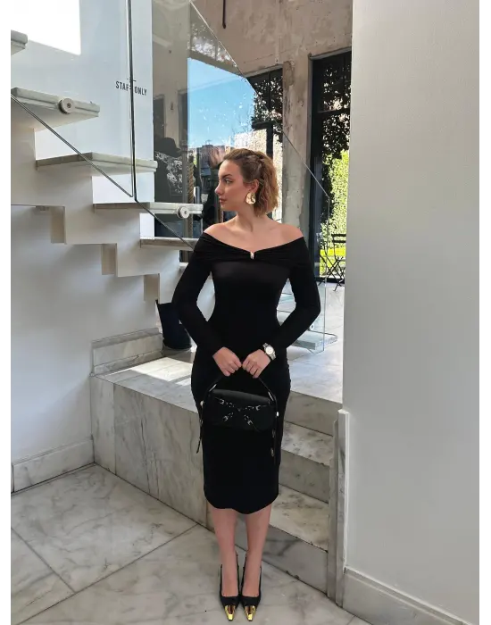 Siyah Tokalı Madonna Elbise