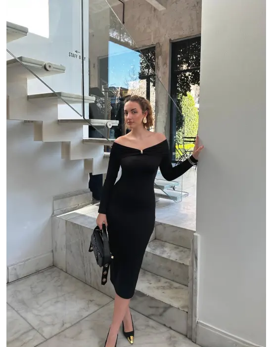 Siyah Tokalı Madonna Elbise