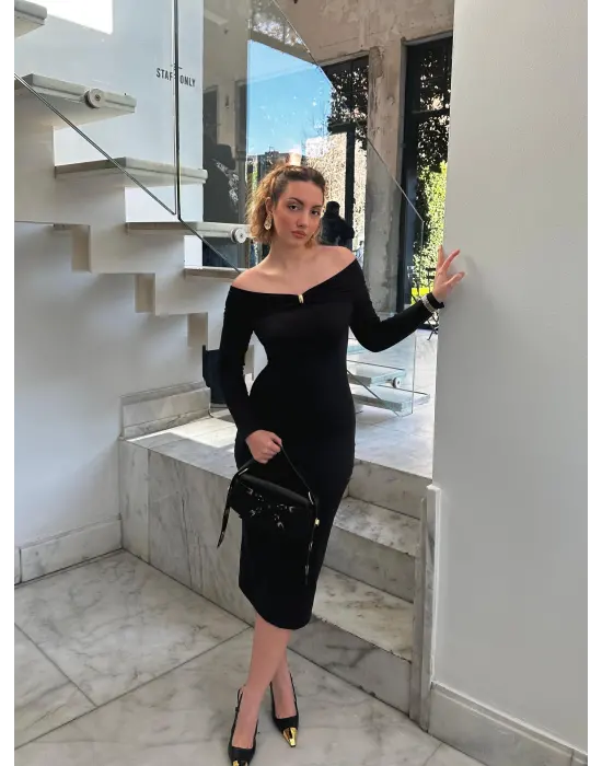 Siyah Tokalı Madonna Elbise