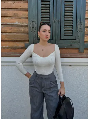 Elia Beyaz Kalp Yaka Esnek Triko Kazak