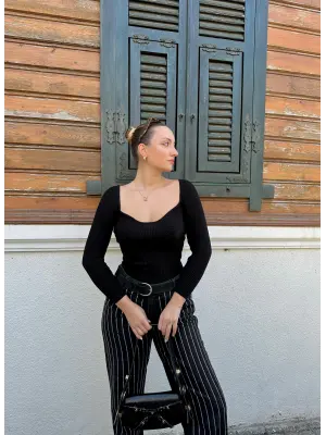 Elia Siyah Kalp Yaka Esnek Triko Kazak