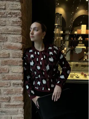 Lina Bordo Gold Düğmeli Leopar Yumoş Triko Hırka