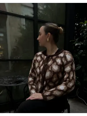 Lina Kahve Gold Düğmeli Leopar Yumoş Triko Hırka