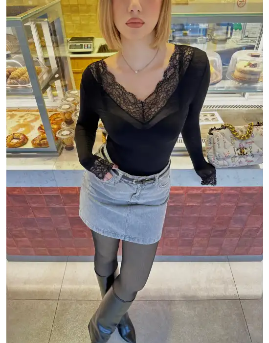 Siyah Dantel Detay Esnek Kaşmir Transparan Bluz