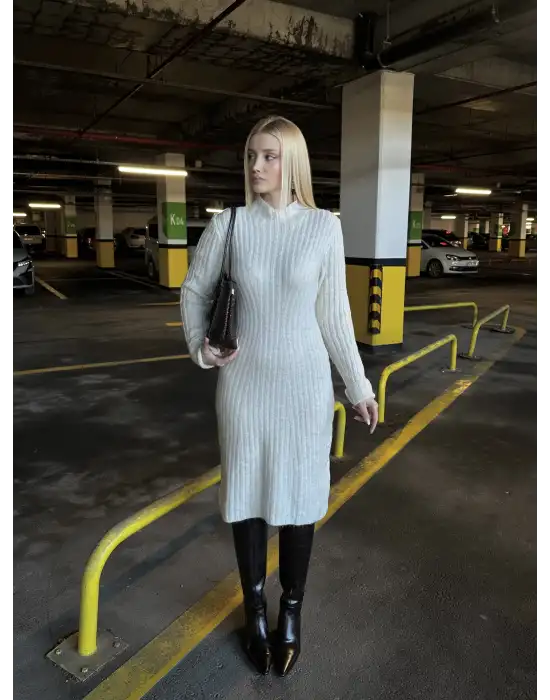 Taş Balıkçı Yaka Yün Midi Kloş Elbise