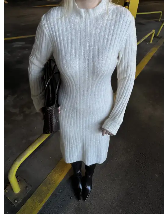 Taş Balıkçı Yaka Yün Midi Kloş Elbise