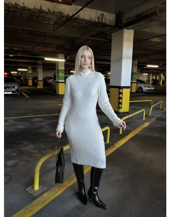 Taş Balıkçı Yaka Yün Midi Kloş Elbise