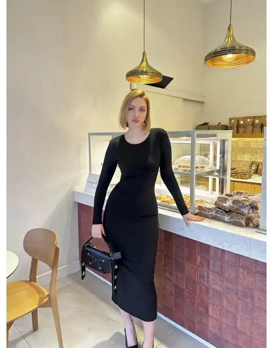 Sırt Dekolteli Korse Astarlı Siyah Elbise