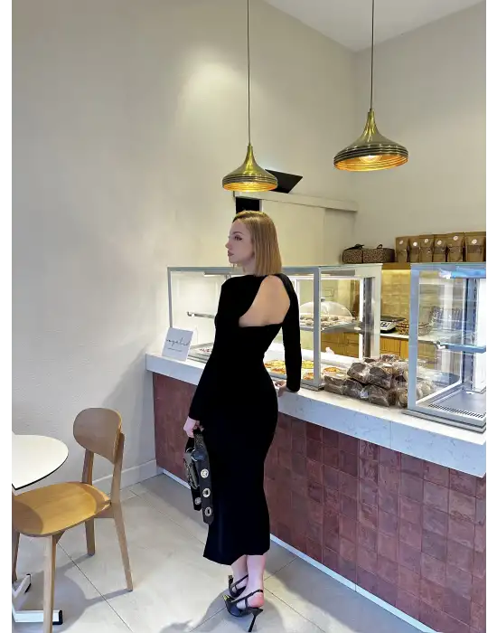 Sırt Dekolteli Korse Astarlı Siyah Elbise