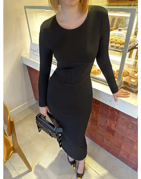 Sırt Dekolteli Korse Astarlı Siyah Elbise