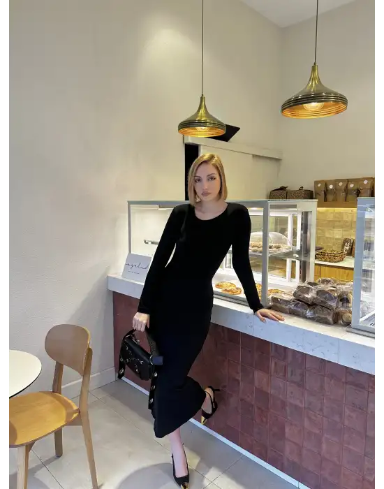 Sırt Dekolteli Korse Astarlı Siyah Elbise