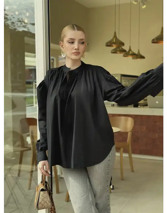 Dik Yaka Oversize Pileli Siyah Gömlek