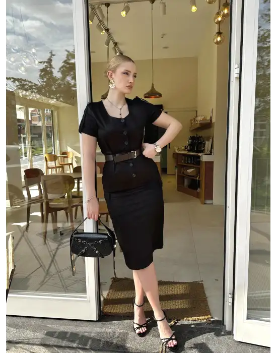 Düğmeli Midi Boy Kemerli Siyah Elbise