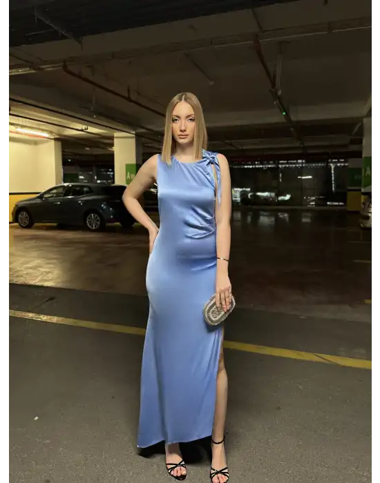 Lina Omuz Bağlama Detay Uzun Mavi Saten Elbise