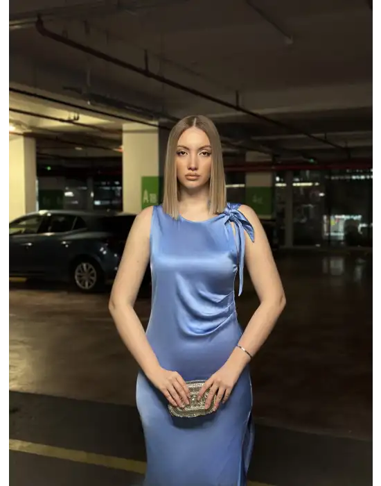 Lina Omuz Bağlama Detay Uzun Mavi Saten Elbise