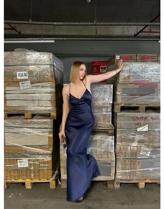 Moi Sırt Dekolteli V Yaka Balık Parlak Saten Abiye Lacivert Elbise