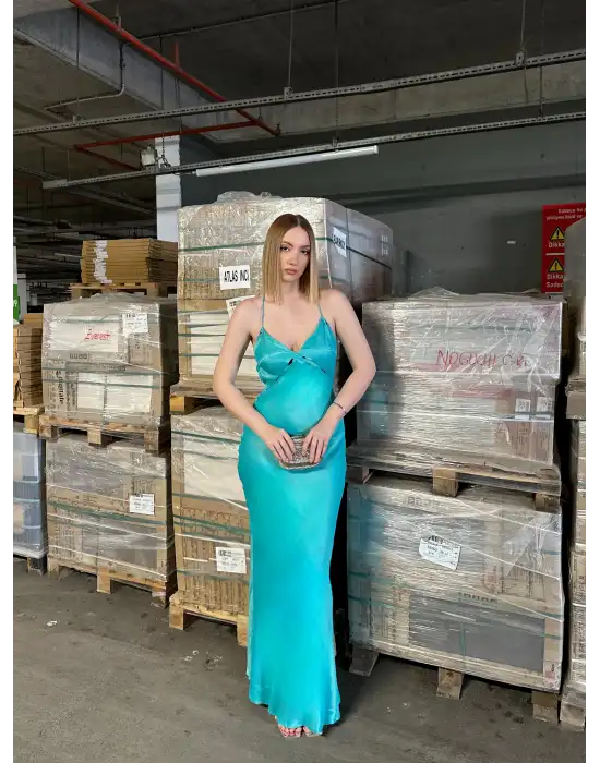 Moi Sırt Dekolteli V Yaka Balık Parlak Saten Abiye Mavi Elbise