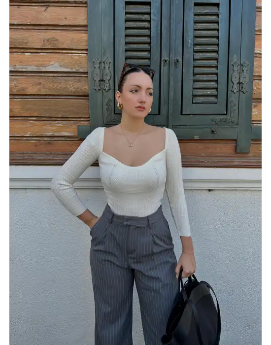 Elia Beyaz Kalp Yaka Esnek Triko Kazak