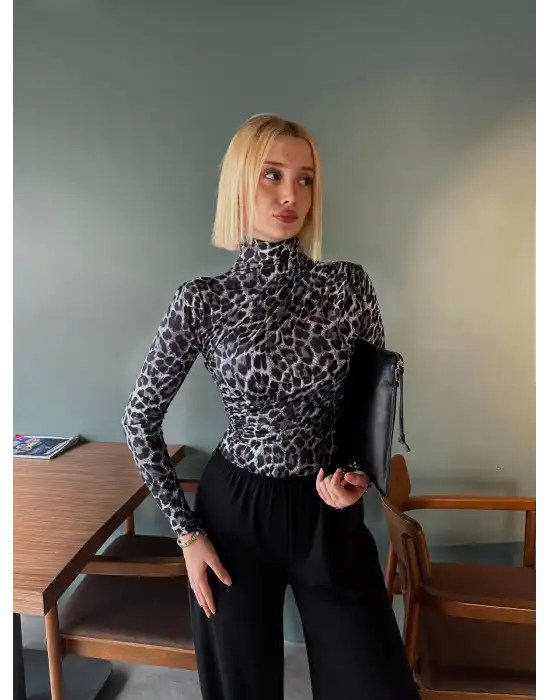 Holly Siyah Leopar Drapeli Bluz