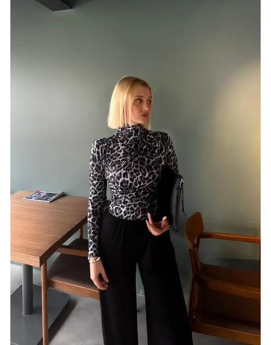 Holly Siyah Leopar Drapeli Bluz
