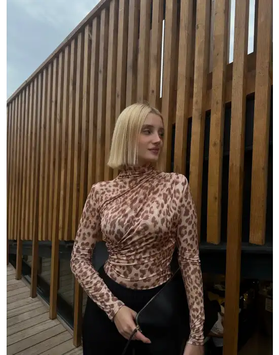 Holly Sütlü Leopar Drapeli Bluz