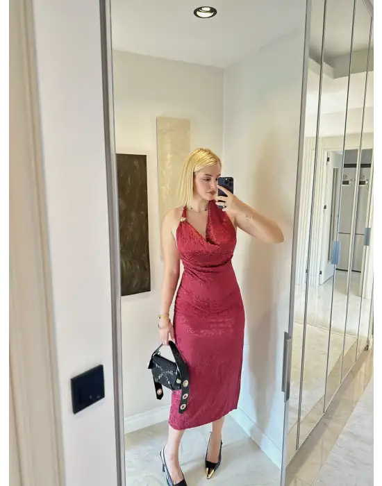 Jakarlı Saten Degaje Yaka Bordo Elbise