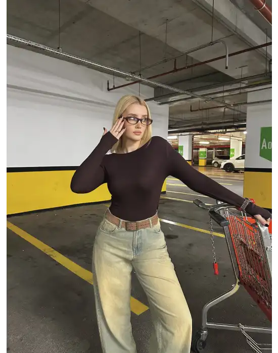 Kahve Kayık Yaka Parmak Geçmeli Bluz