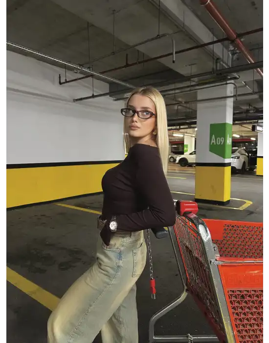 Kahve Kayık Yaka Parmak Geçmeli Bluz