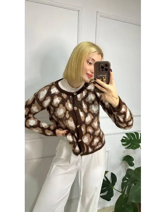 Lina Kahve Gold Düğmeli Leopar Yumoş Triko Hırka