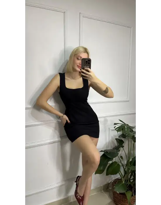 Nona Siyah Kare Yaka Çan Mini Elbise