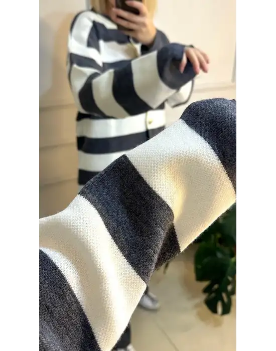 Perida Gri Gold Düğmeli Çizgili Hırka/Pantolon İkili Takım