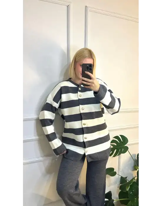 Perida Gri Gold Düğmeli Çizgili Hırka/Pantolon İkili Takım