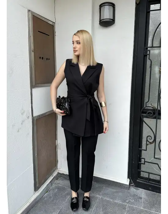 Reneta Siyah Belden Bağlamalı Yelek Pantolon Takım